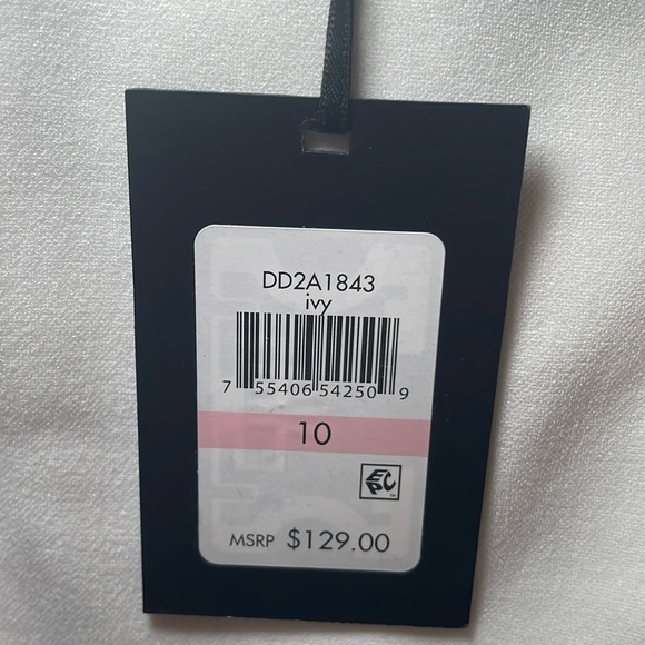 DKNY white dress with flared short sleeves sz 10 - Picture 5 of 6